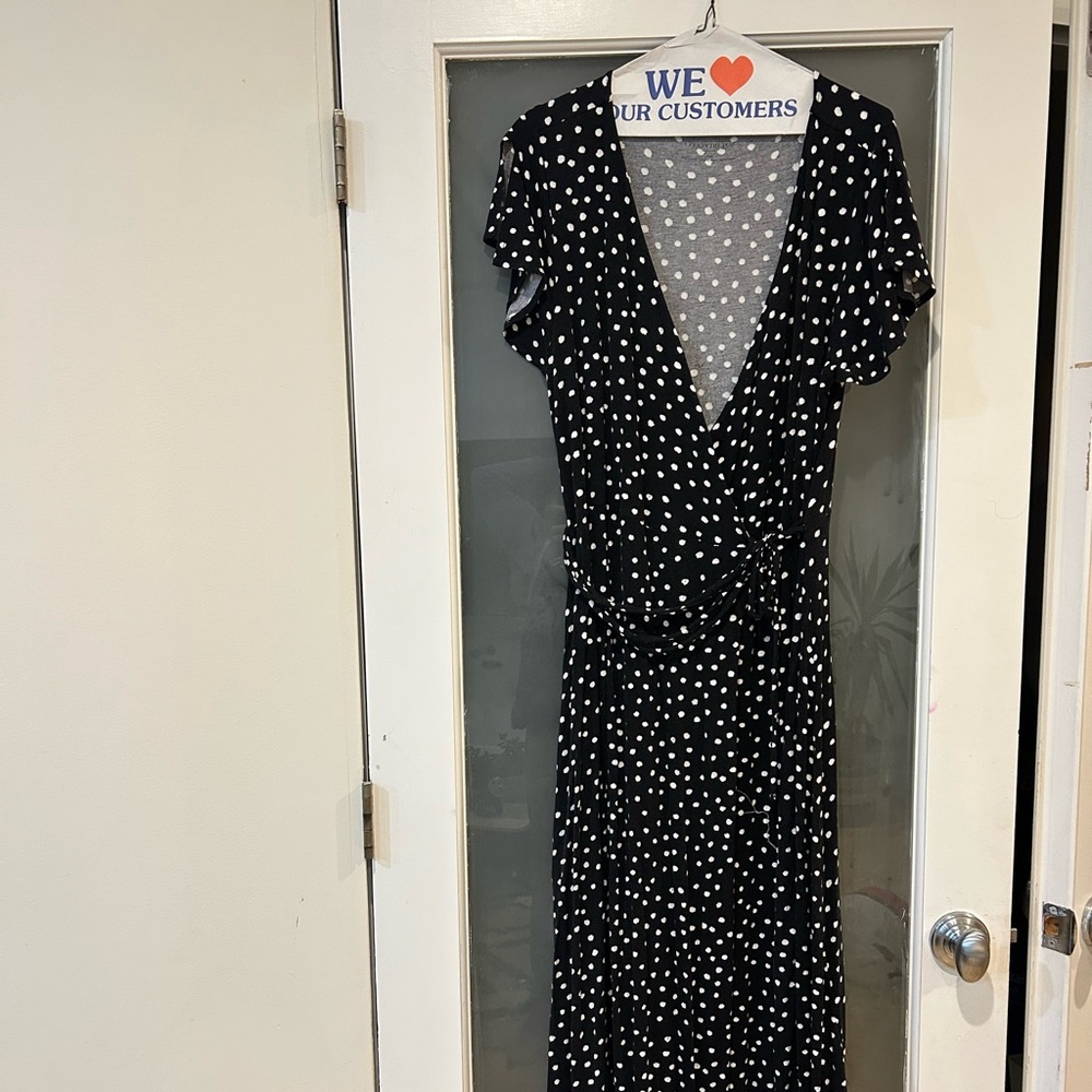 Pea in a Pod - maternity and nursing dress.  Hardly worn. Size large.